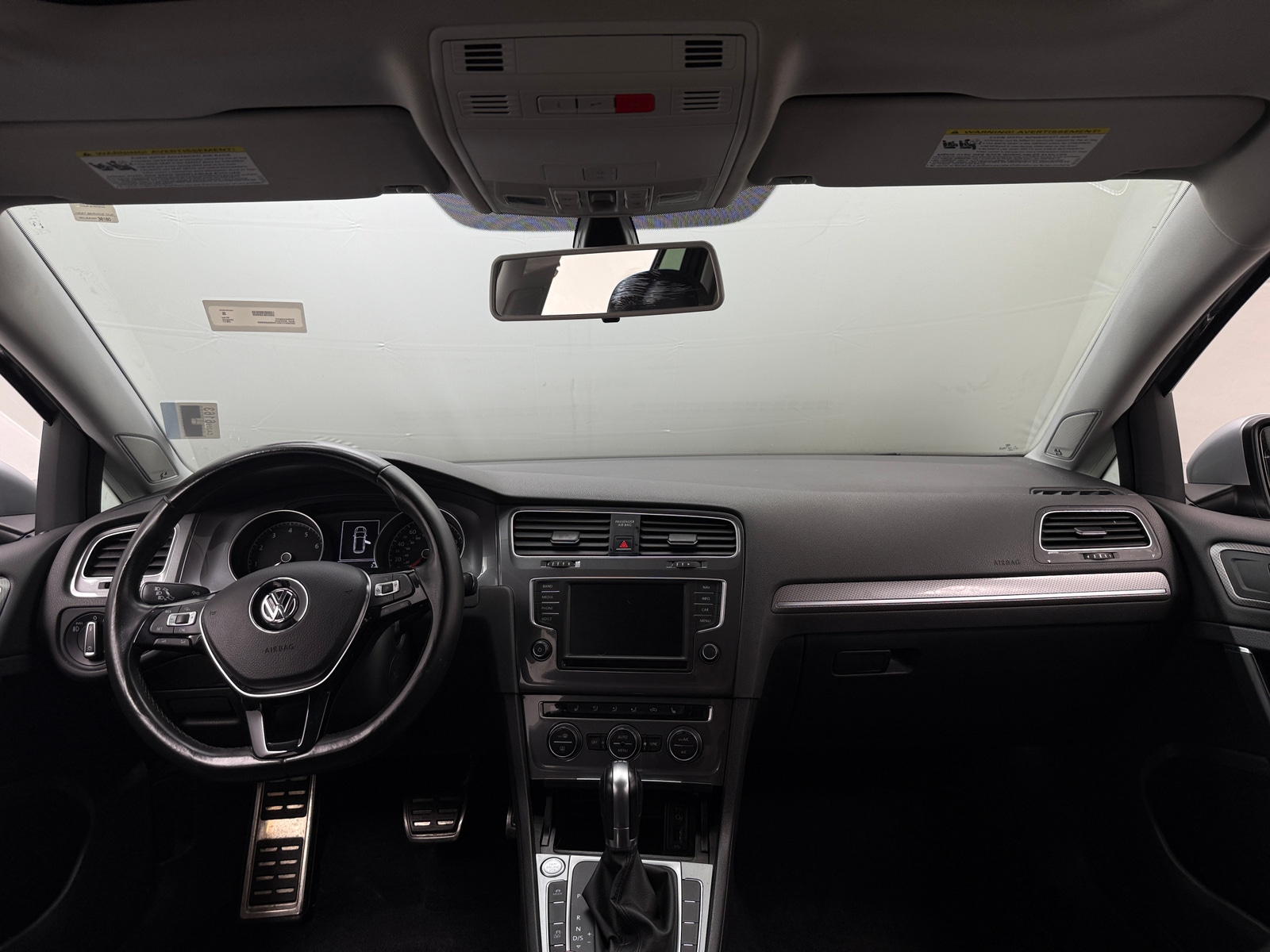 Thumbnail: 2017 Volkswagen Golf - 3