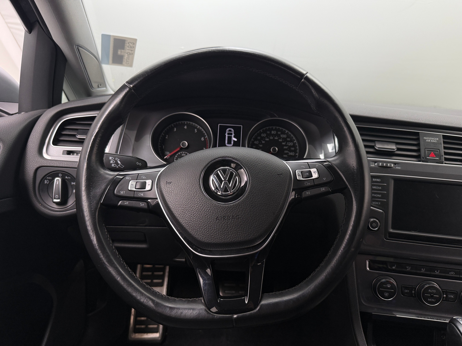 Thumbnail: 2017 Volkswagen Golf - 5