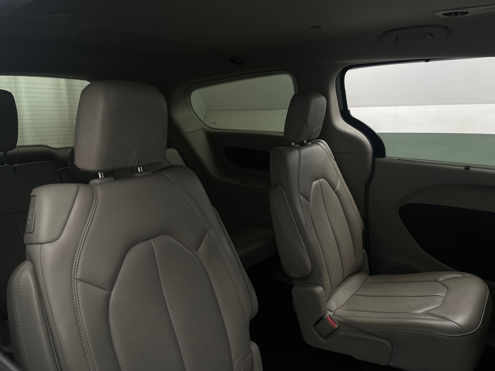 Thumbnail: 2021 Chrysler Voyager - 6