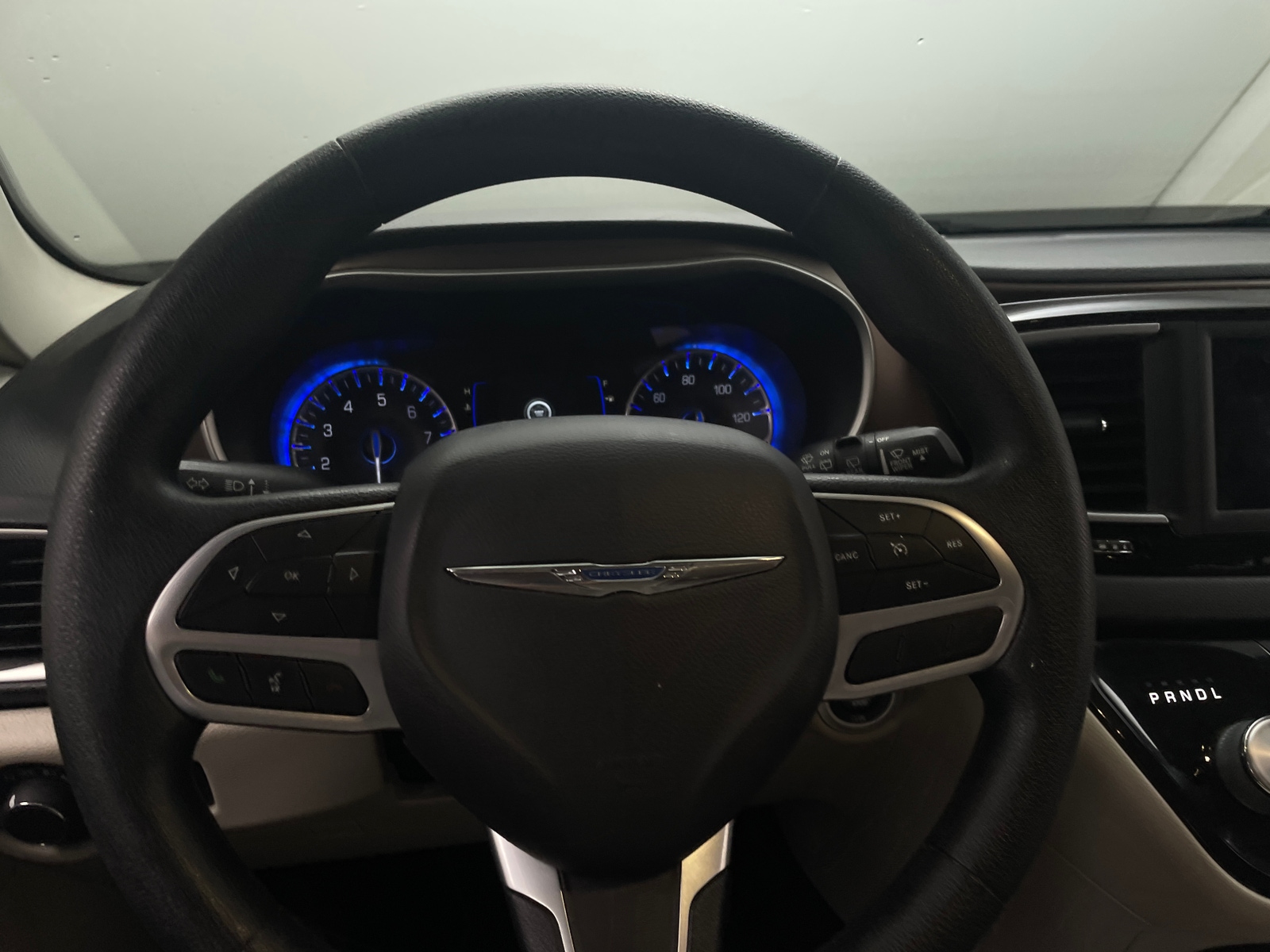 Thumbnail: 2021 Chrysler Voyager - 5