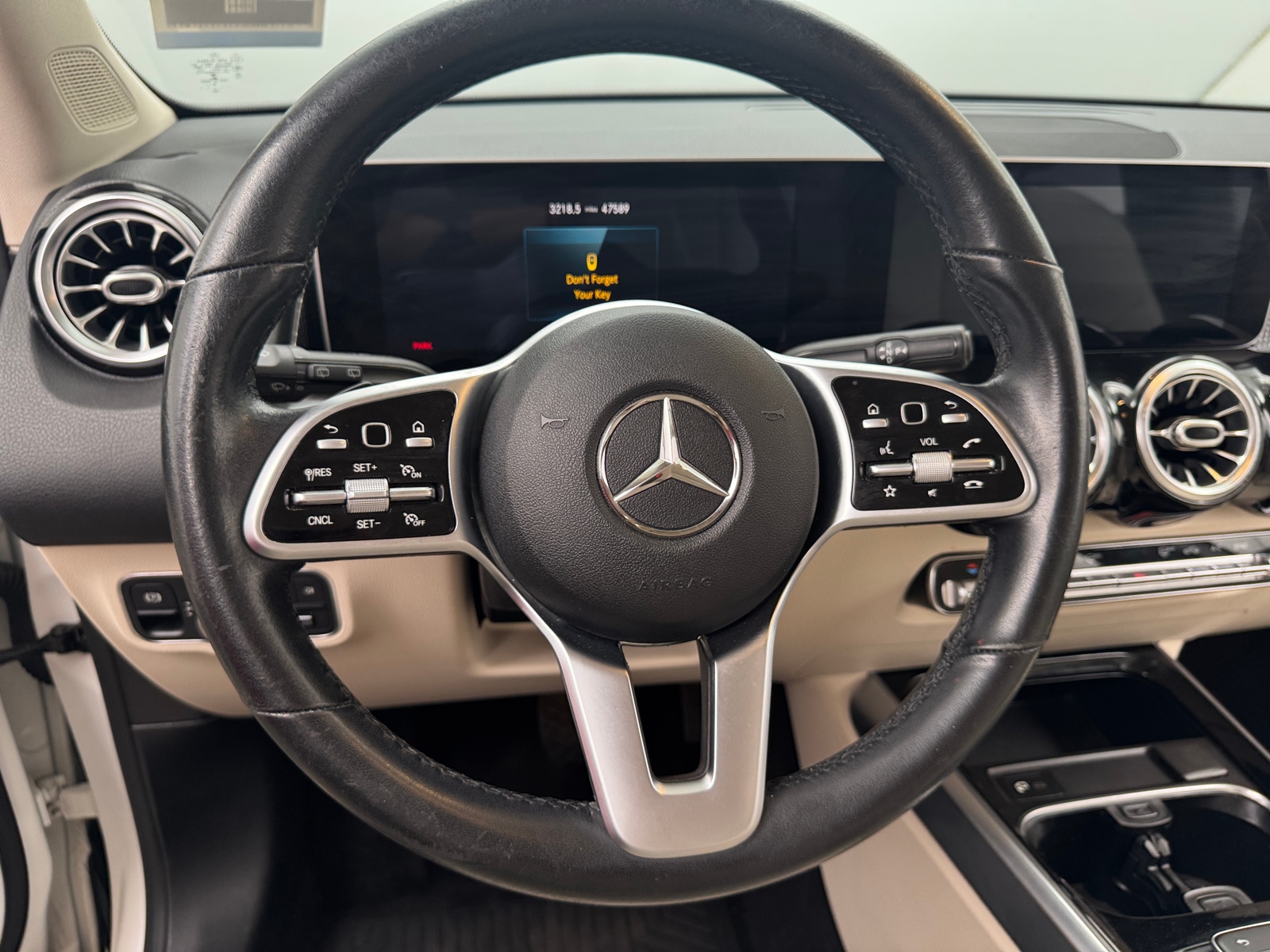Thumbnail: 2021 Mercedes-Benz GLB - 4