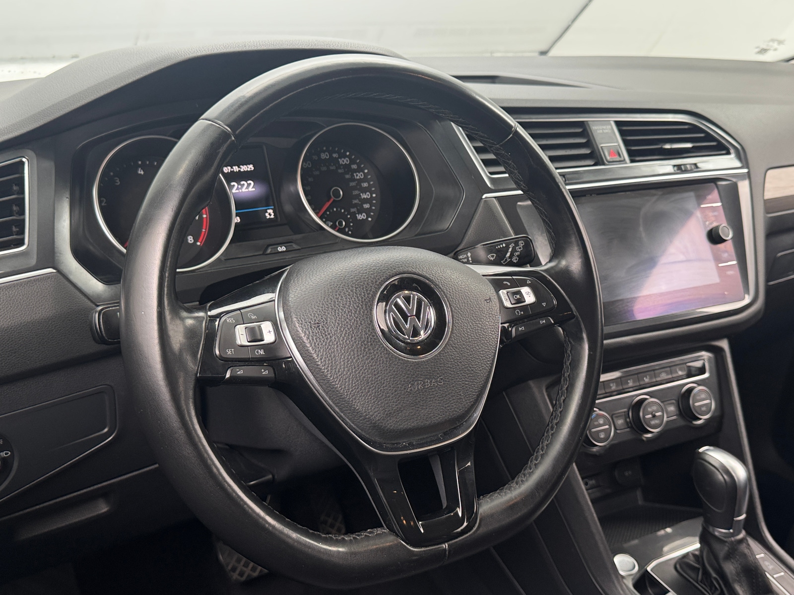 Thumbnail: 2018 Volkswagen Tiguan - 4