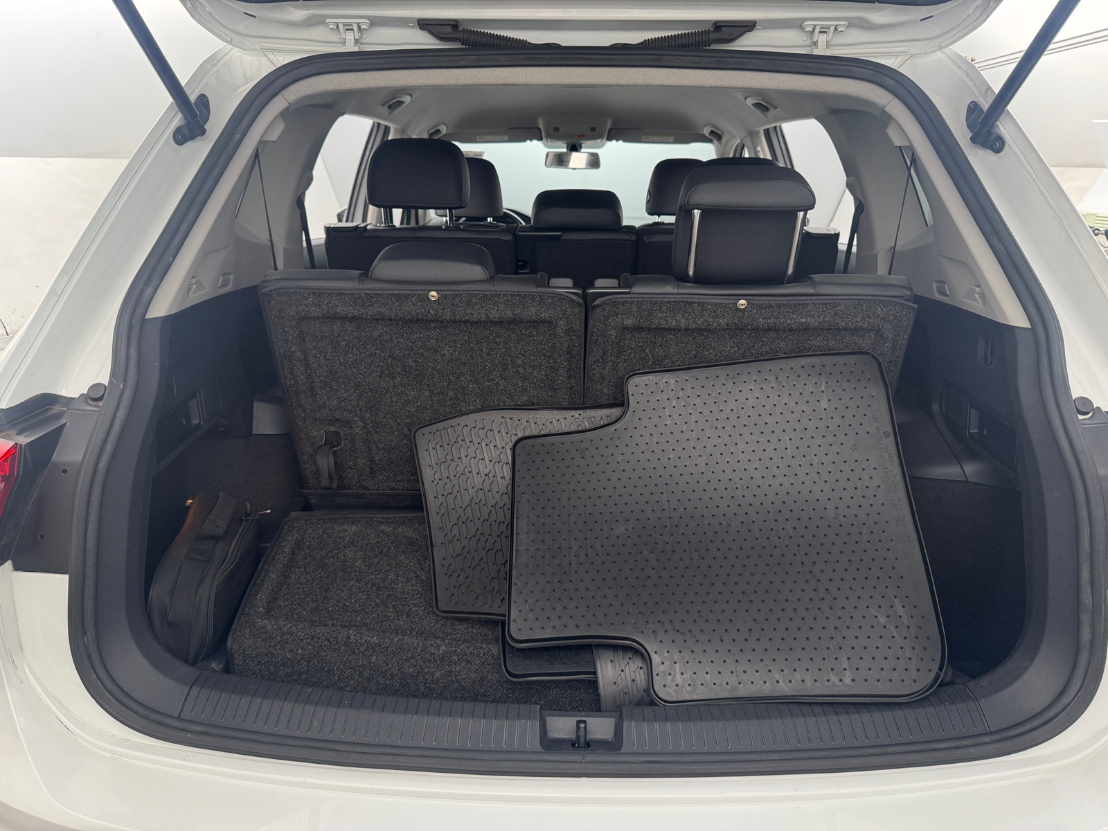 Thumbnail: 2018 Volkswagen Tiguan - 6