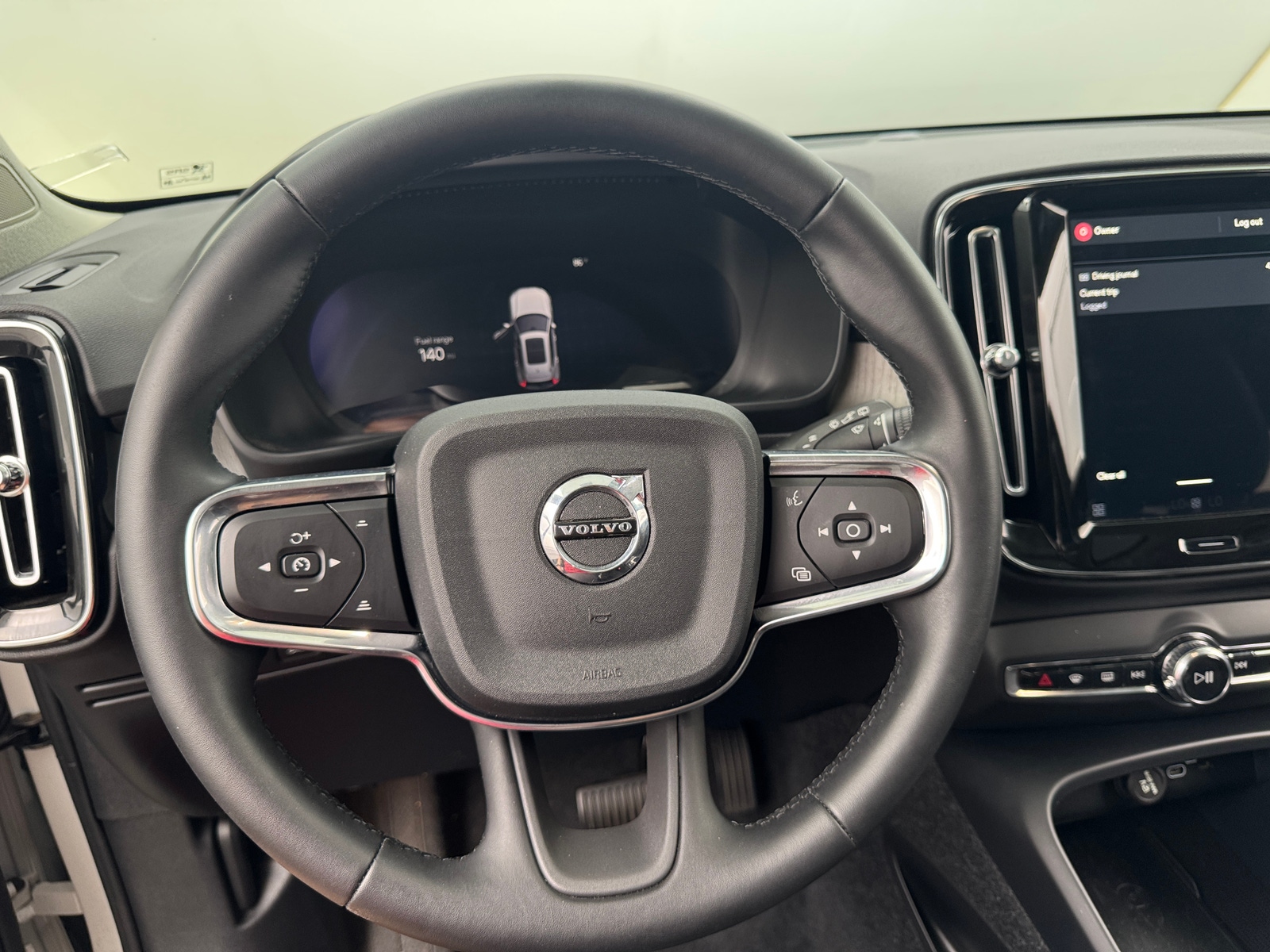 Thumbnail: 2024 Volvo XC40 - 4