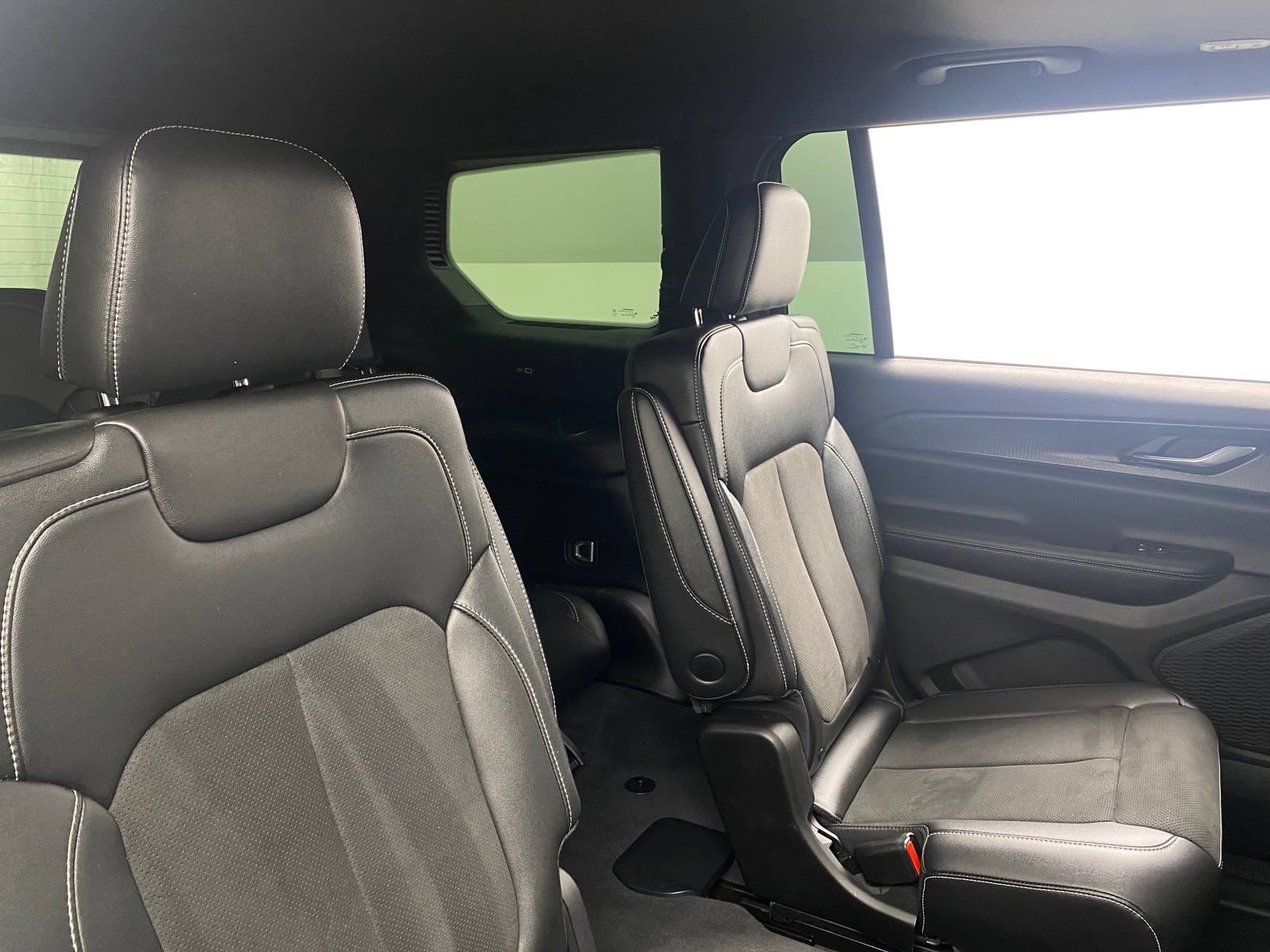 Thumbnail: 2024 Jeep Grand Cherokee L - 5