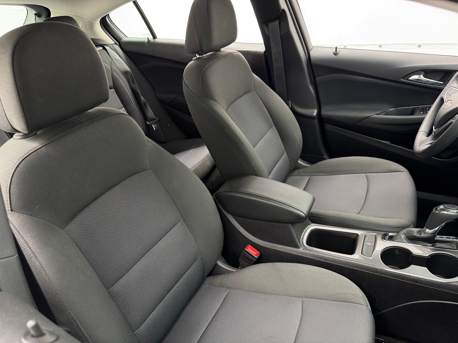 Thumbnail: 2018 Chevrolet Cruze - 2