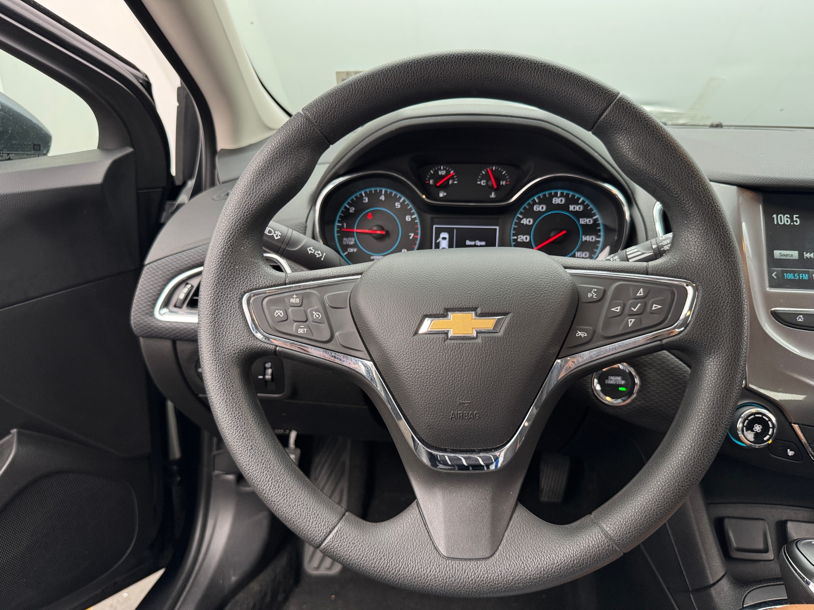 Thumbnail: 2018 Chevrolet Cruze - 5
