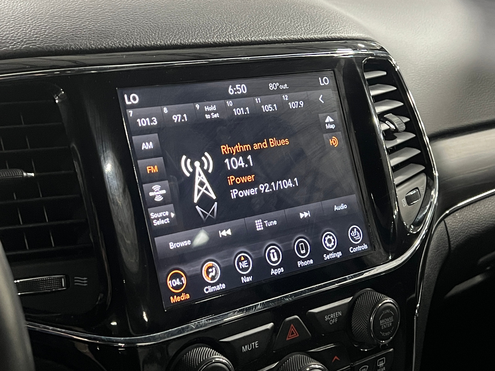Thumbnail: 2021 Jeep Grand Cherokee - 3