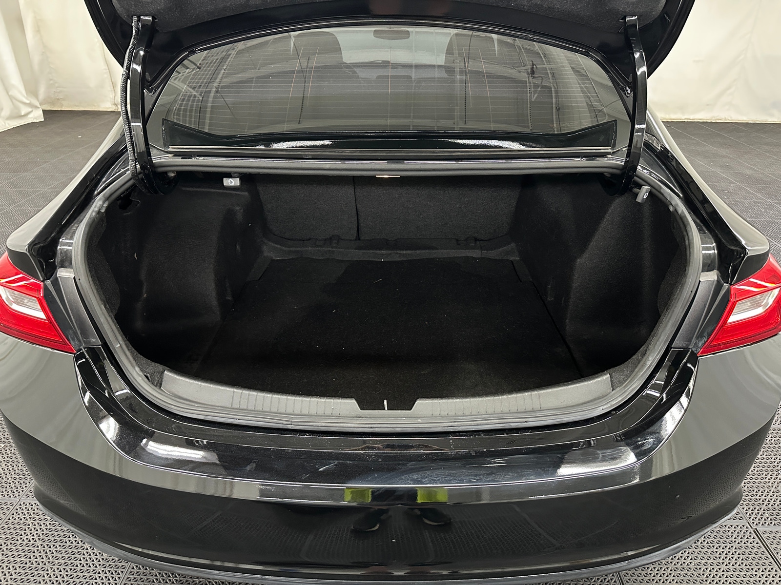 Thumbnail: 2020 Chevrolet Malibu - 7