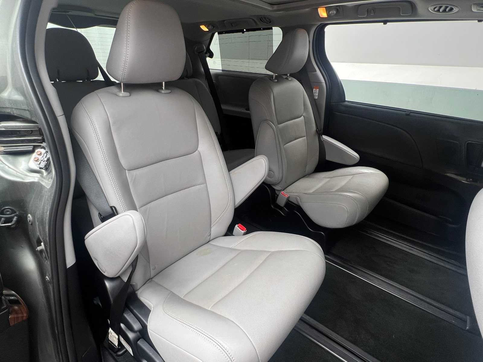 Thumbnail: 2019 Toyota Sienna - 5