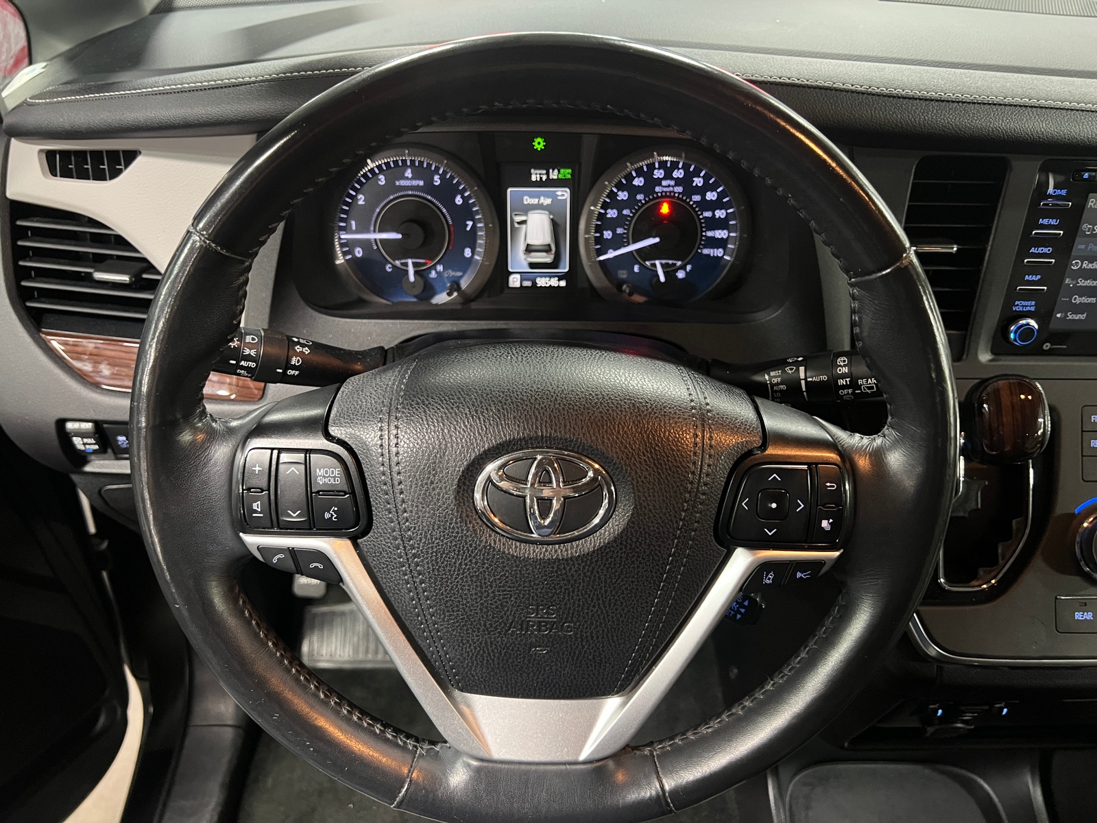 Thumbnail: 2019 Toyota Sienna - 4