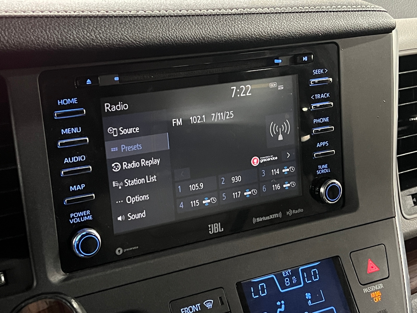 Thumbnail: 2019 Toyota Sienna - 3
