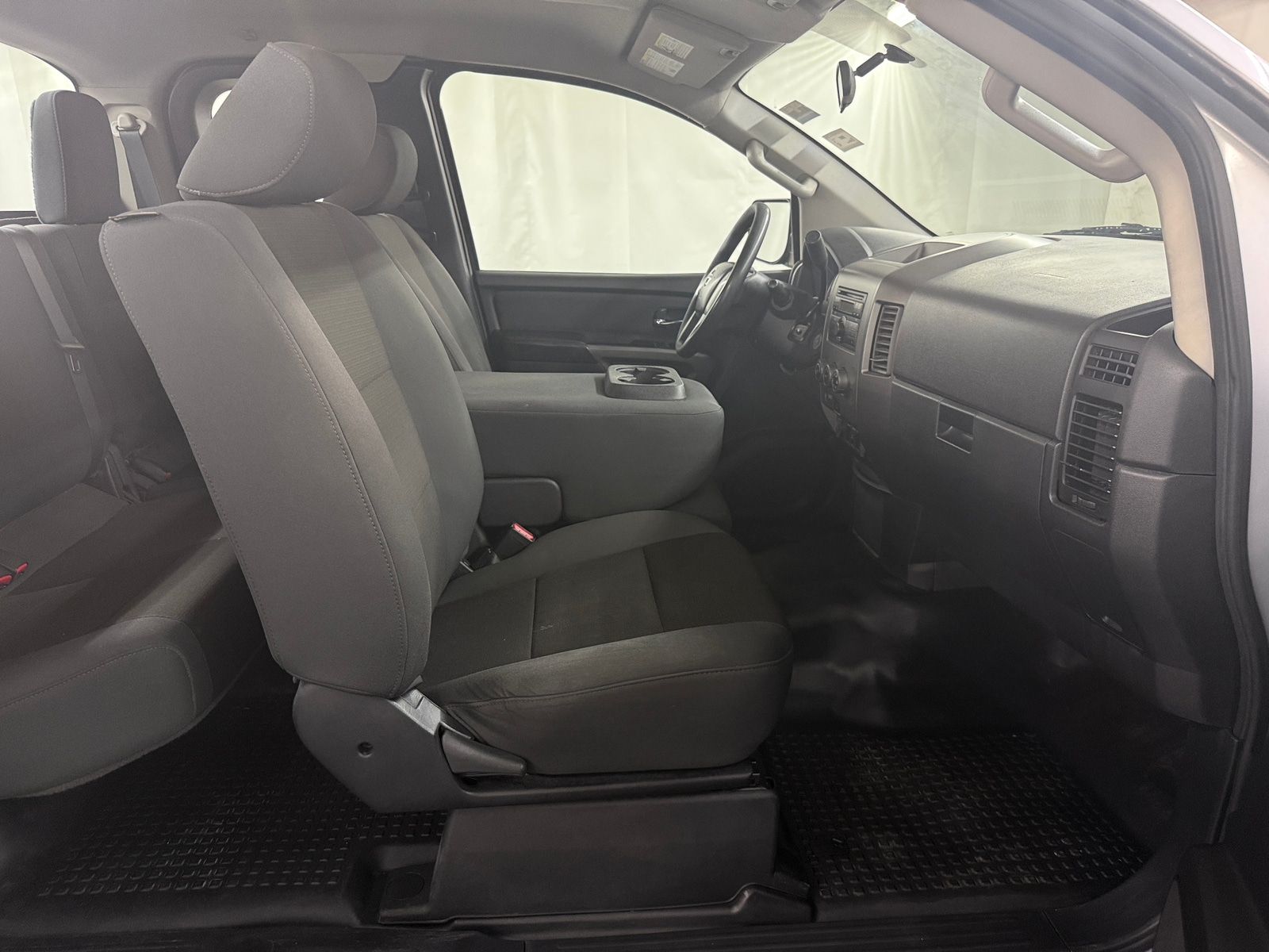 Thumbnail: 2015 Nissan Titan - 2