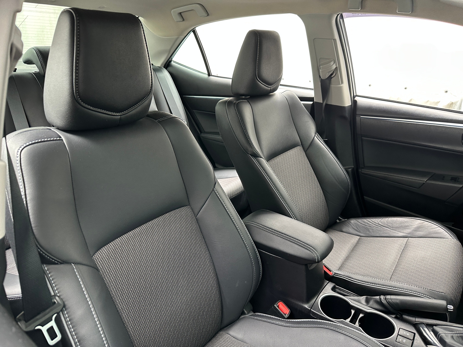 Thumbnail: 2015 Toyota Corolla - 2