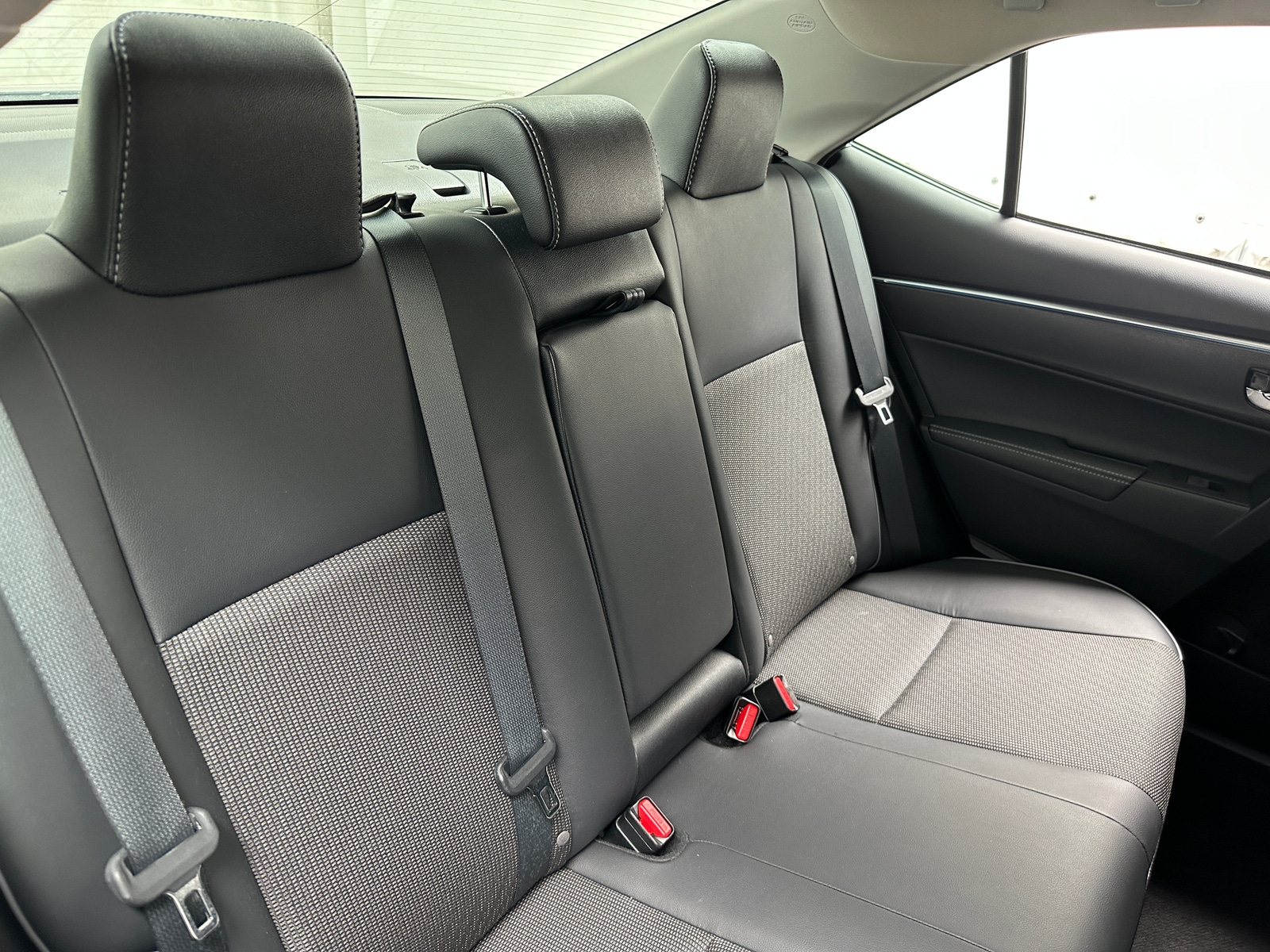 Thumbnail: 2015 Toyota Corolla - 6