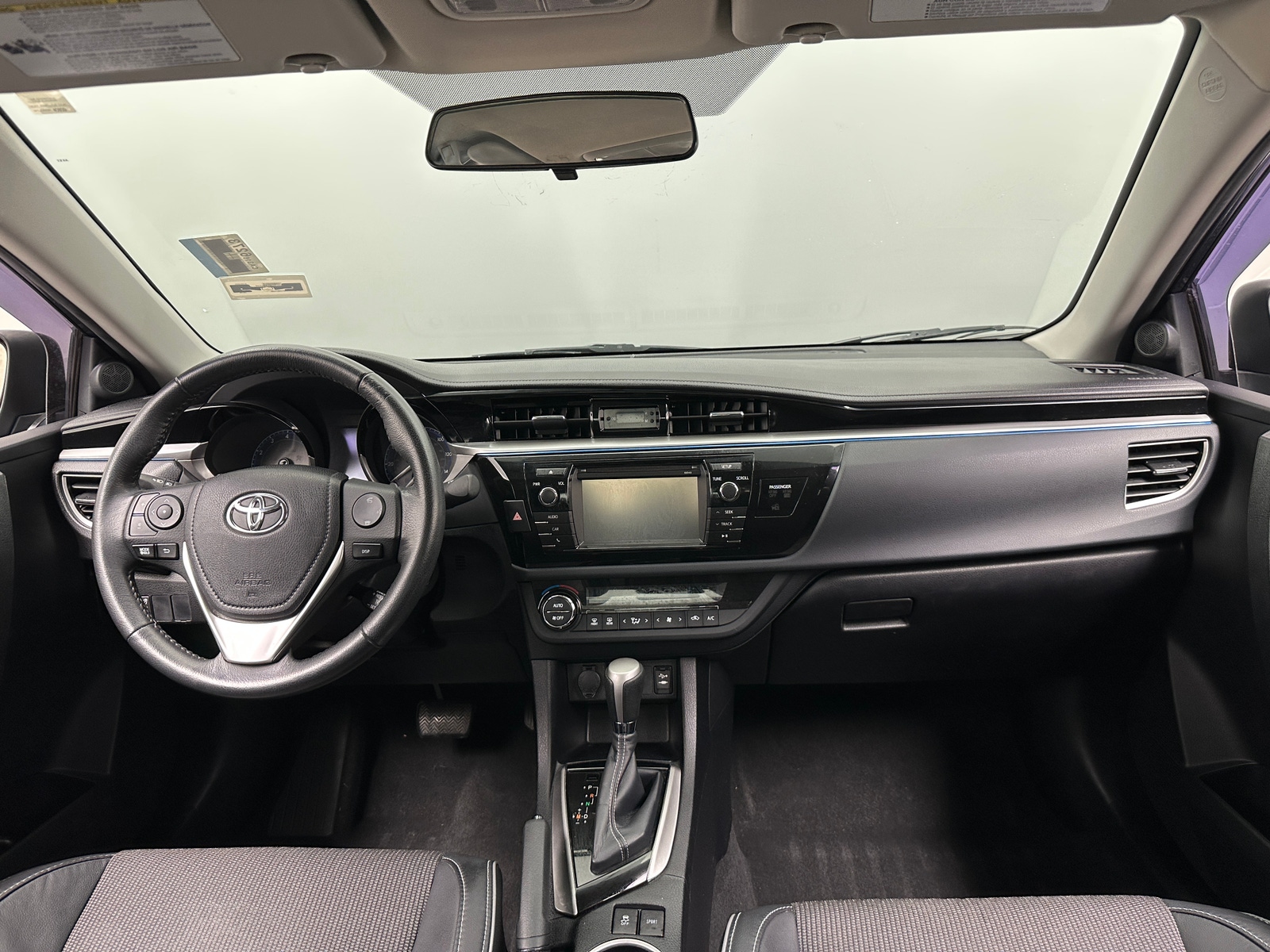 Thumbnail: 2015 Toyota Corolla - 3