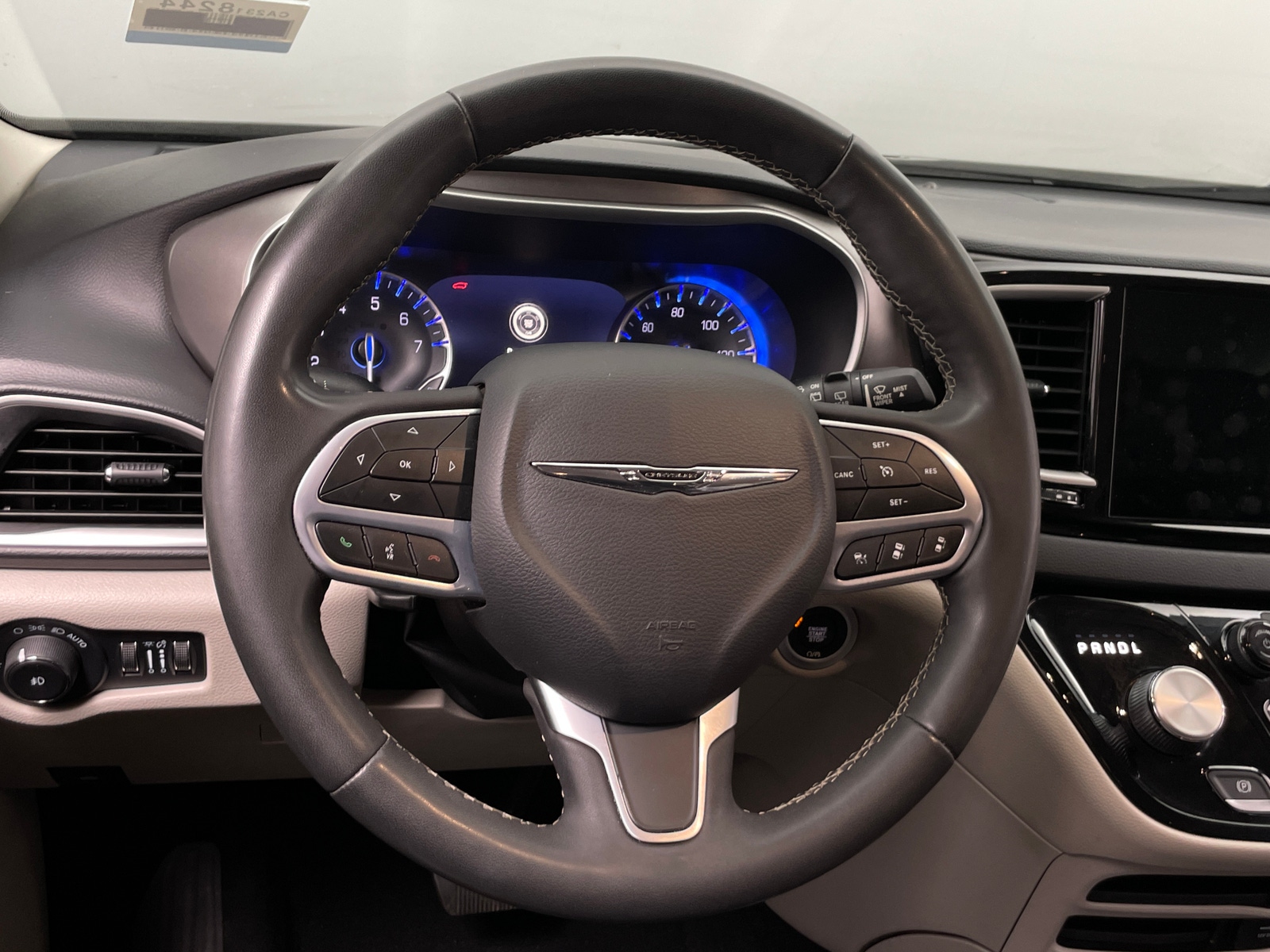 Thumbnail: 2022 Chrysler Pacifica - 4