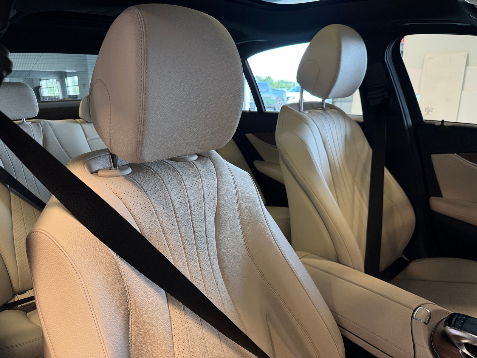 Thumbnail: 2020 Mercedes-Benz E-Class - 2