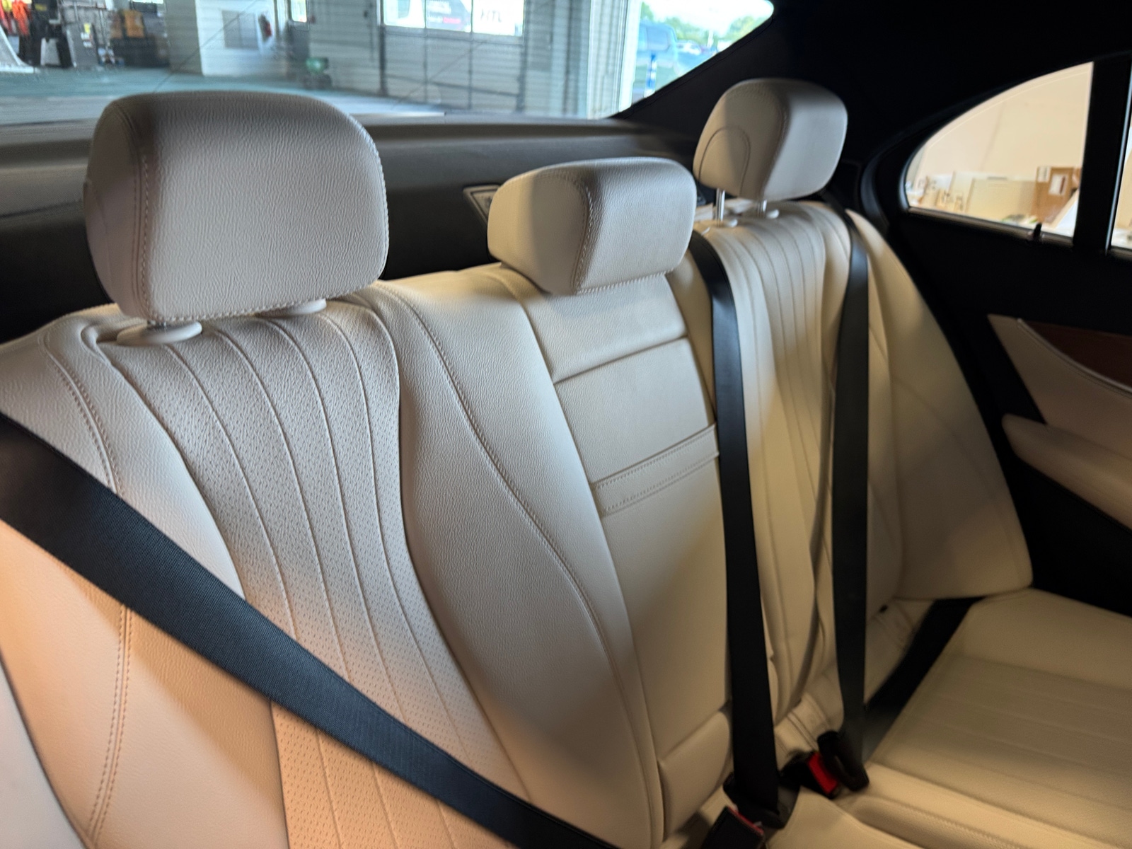Thumbnail: 2020 Mercedes-Benz E-Class - 6