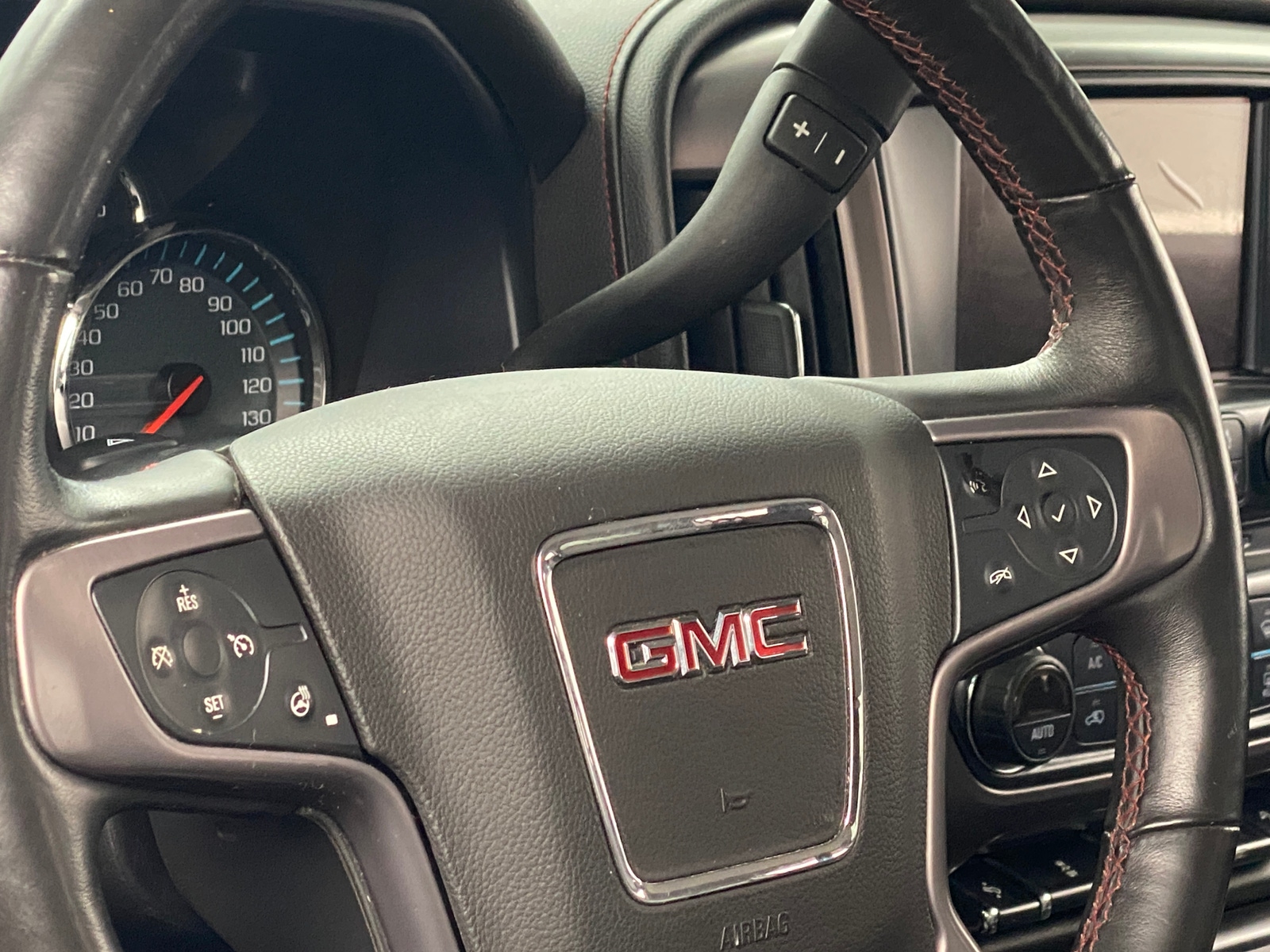 Thumbnail: 2017 GMC Sierra 2500 - 4