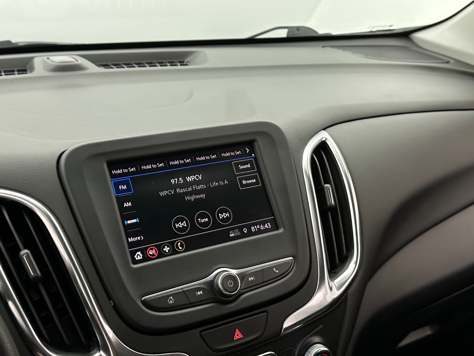 Thumbnail: 2021 Chevrolet Equinox - 4
