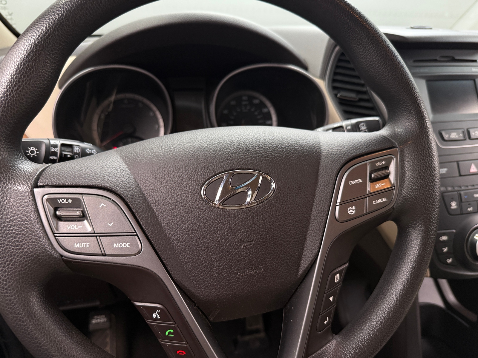 Thumbnail: 2016 Hyundai Santa Fe - 5