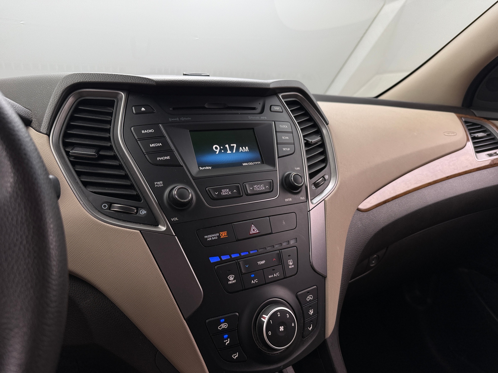 Thumbnail: 2016 Hyundai Santa Fe - 4