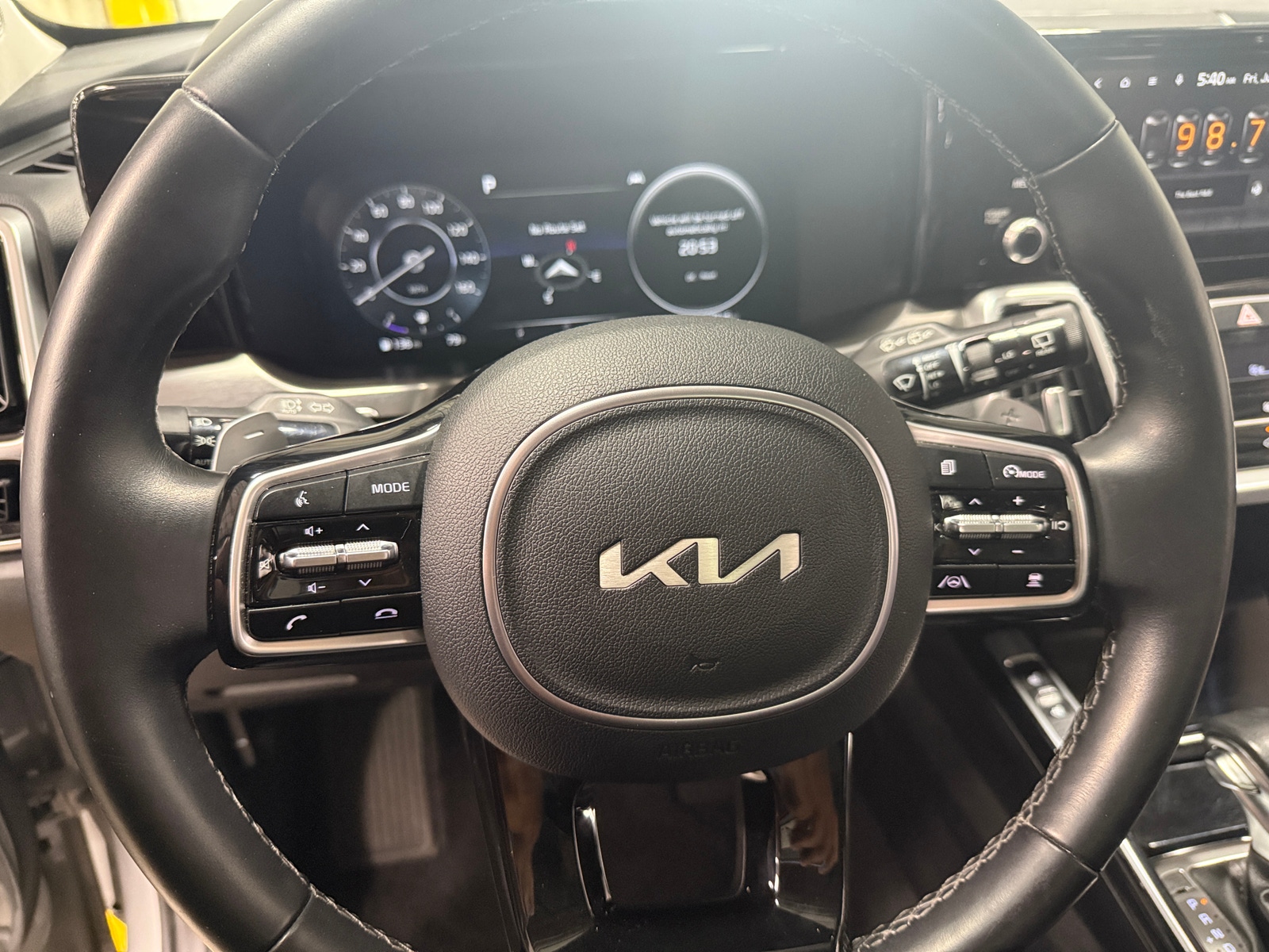 Thumbnail: 2022 Kia Sorento - 4