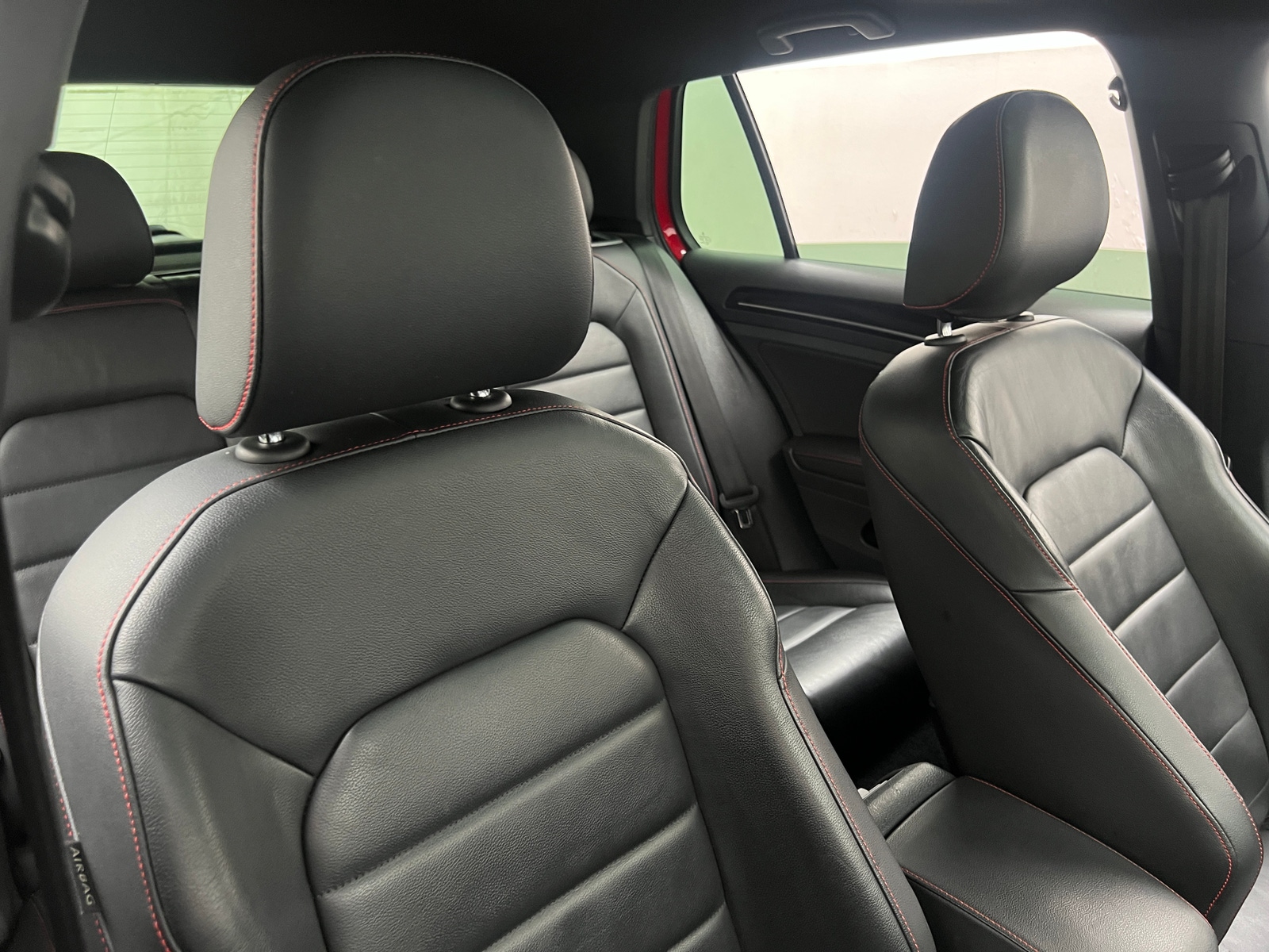 Thumbnail: 2016 Volkswagen Golf - 2