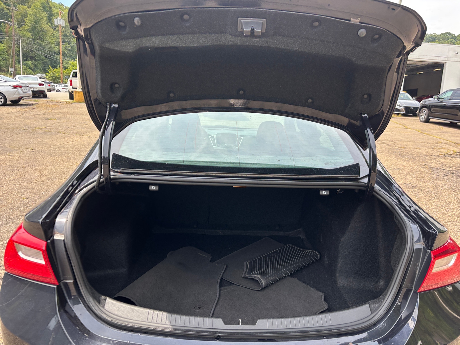 Thumbnail: 2023 Chevrolet Malibu - 6