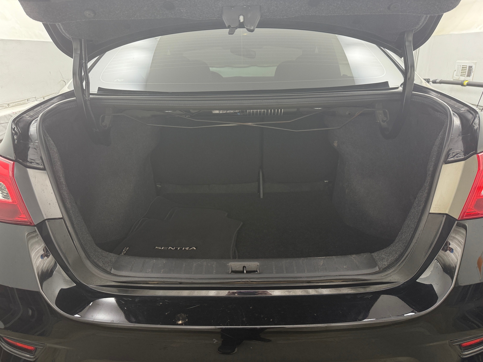 Thumbnail: 2019 Nissan Sentra - 7