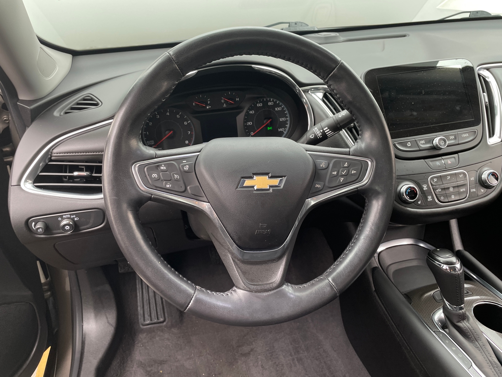 Thumbnail: 2020 Chevrolet Malibu - 4