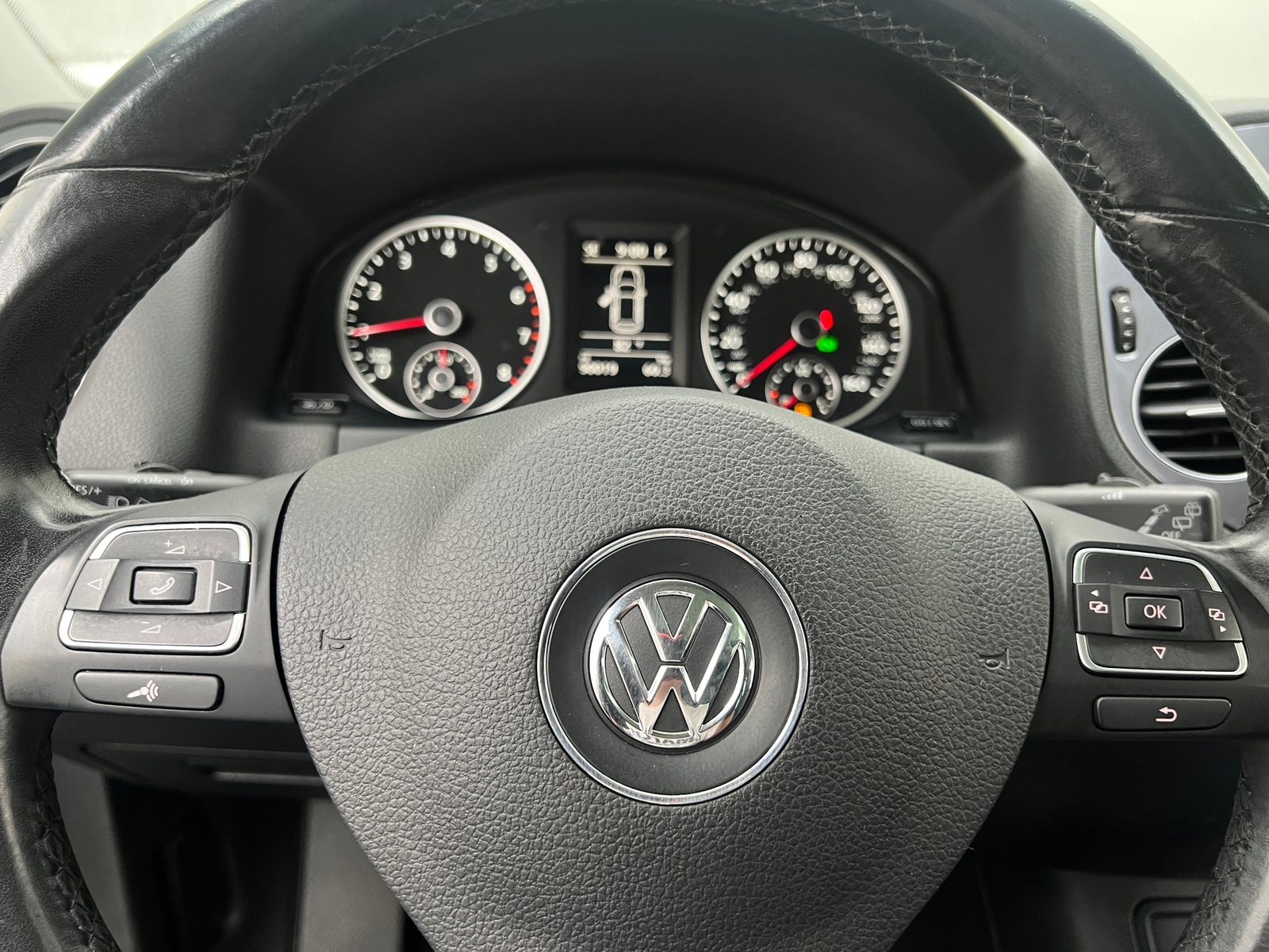 Thumbnail: 2016 Volkswagen Tiguan - 5