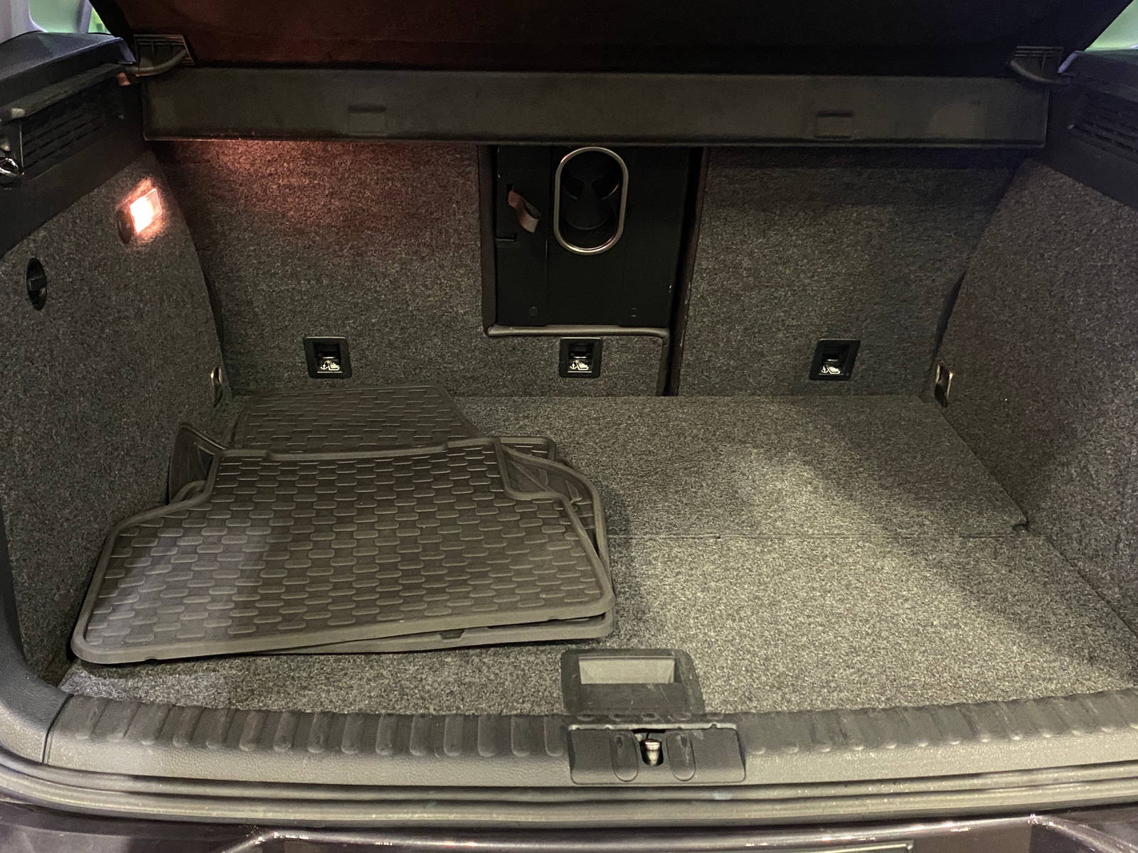 Thumbnail: 2016 Volkswagen Tiguan - 7