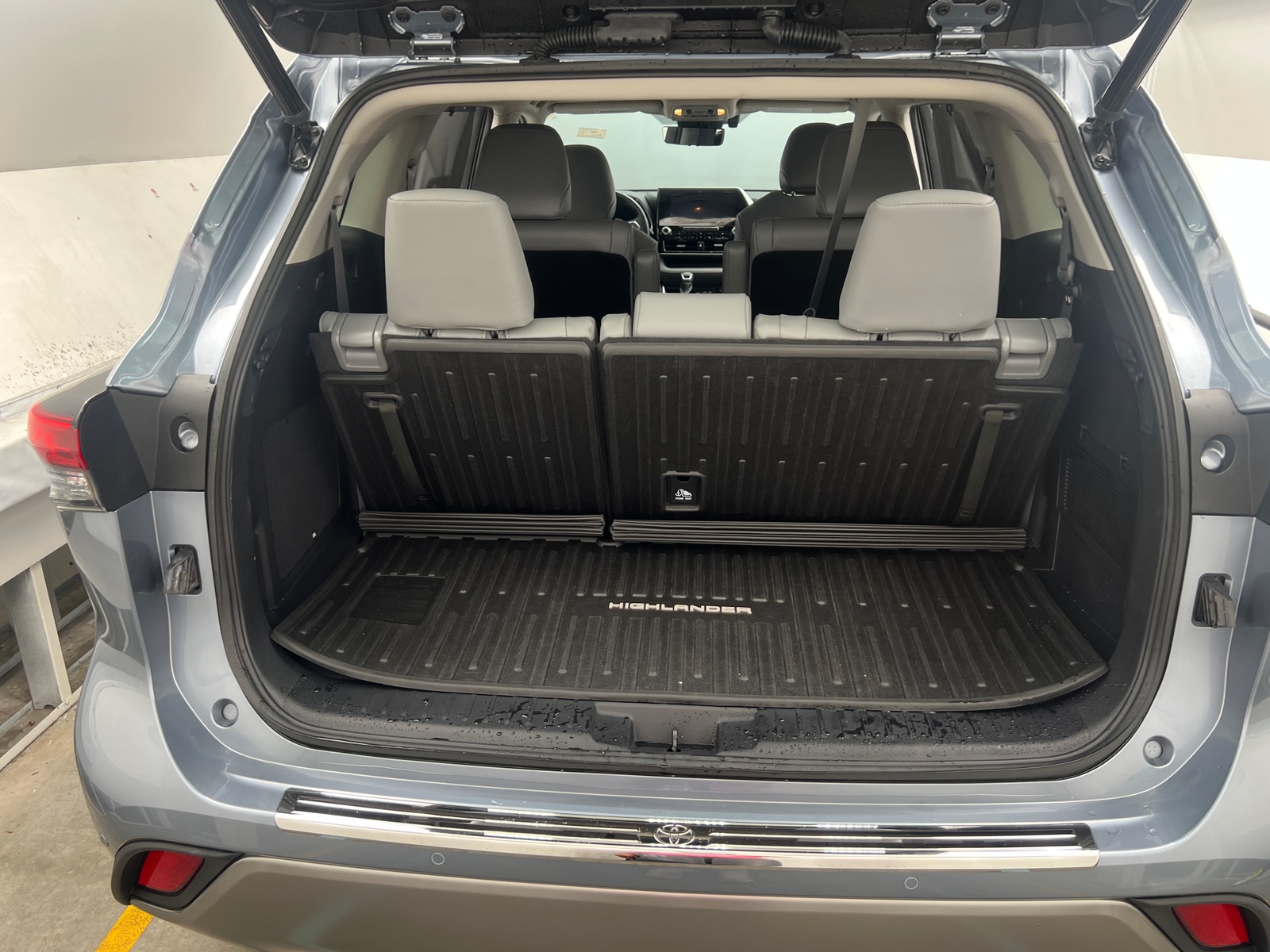 Thumbnail: 2021 Toyota Highlander - 6