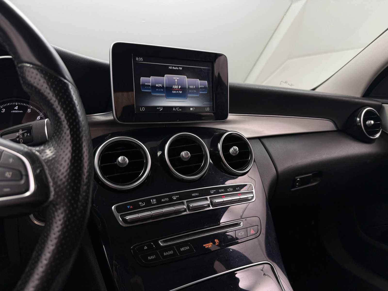 Thumbnail: 2016 Mercedes-Benz C-Class - 3
