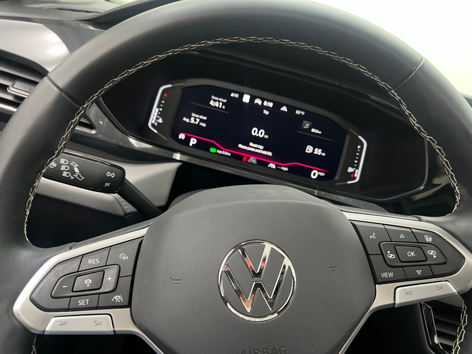 Thumbnail: 2023 Volkswagen Taos - 4