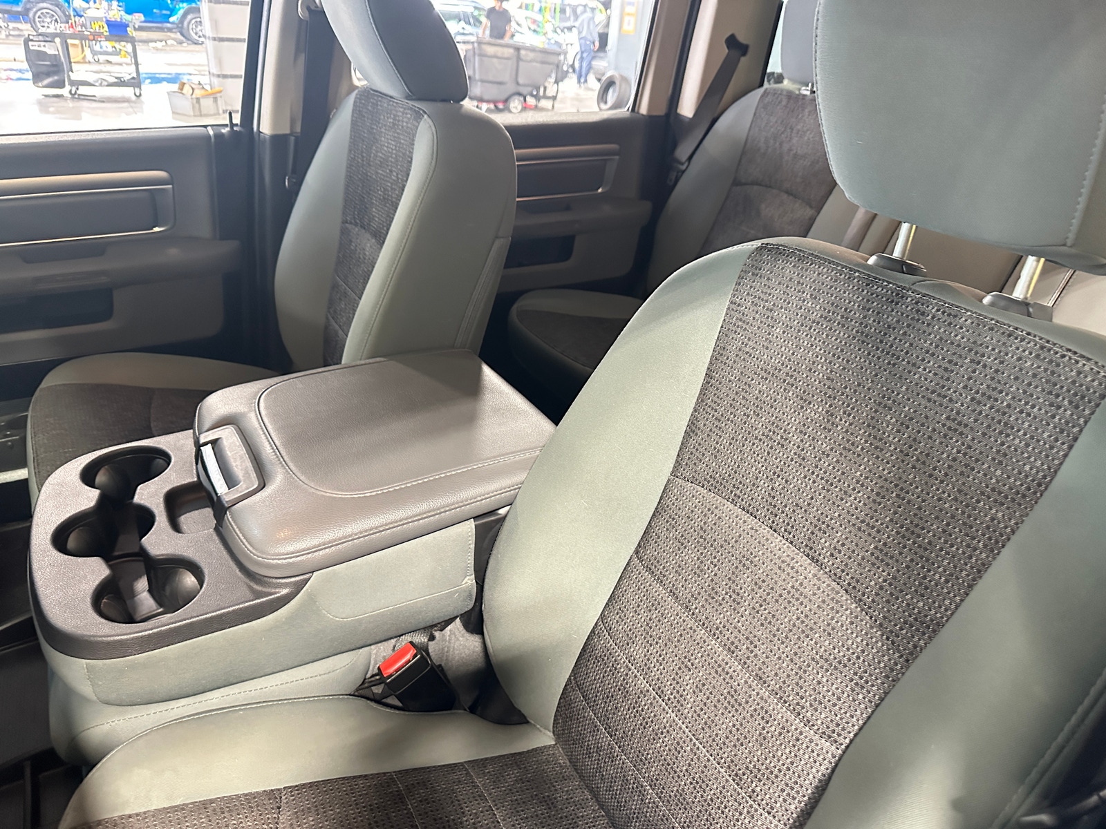 Thumbnail: 2019 RAM 1500 Classic - 2