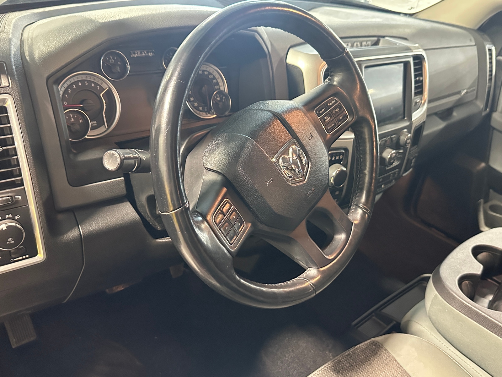 Thumbnail: 2019 RAM 1500 Classic - 3