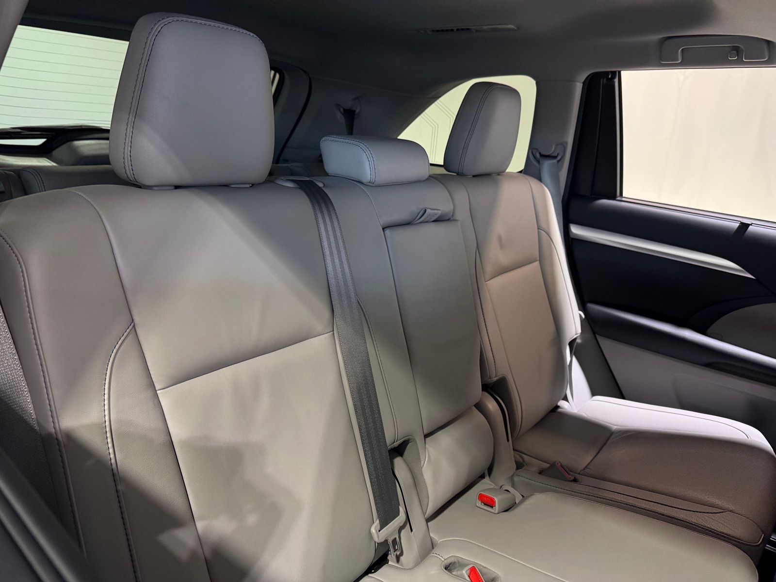 Thumbnail: 2018 Toyota Highlander - 5