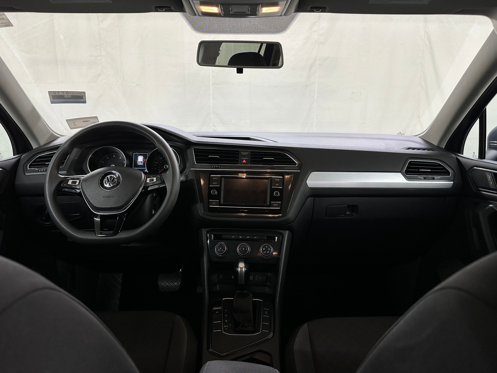 Thumbnail: 2018 Volkswagen Tiguan - 3