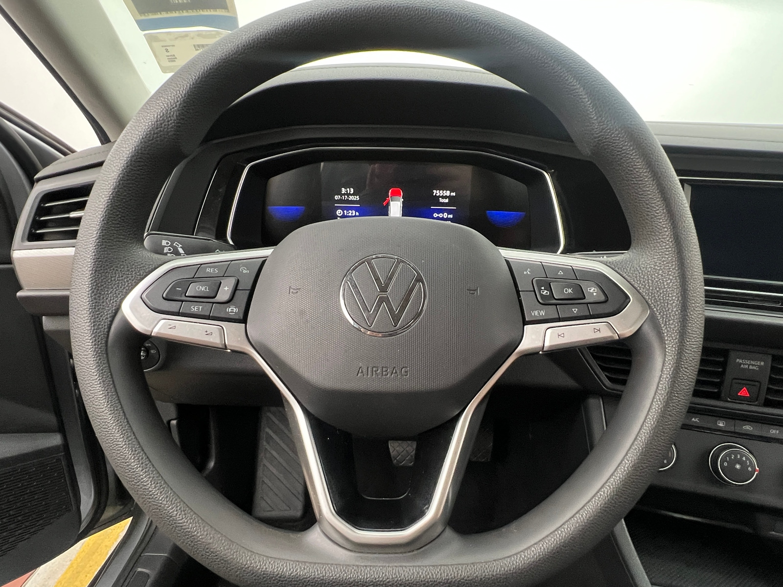 Thumbnail: 2023 Volkswagen Jetta - 5