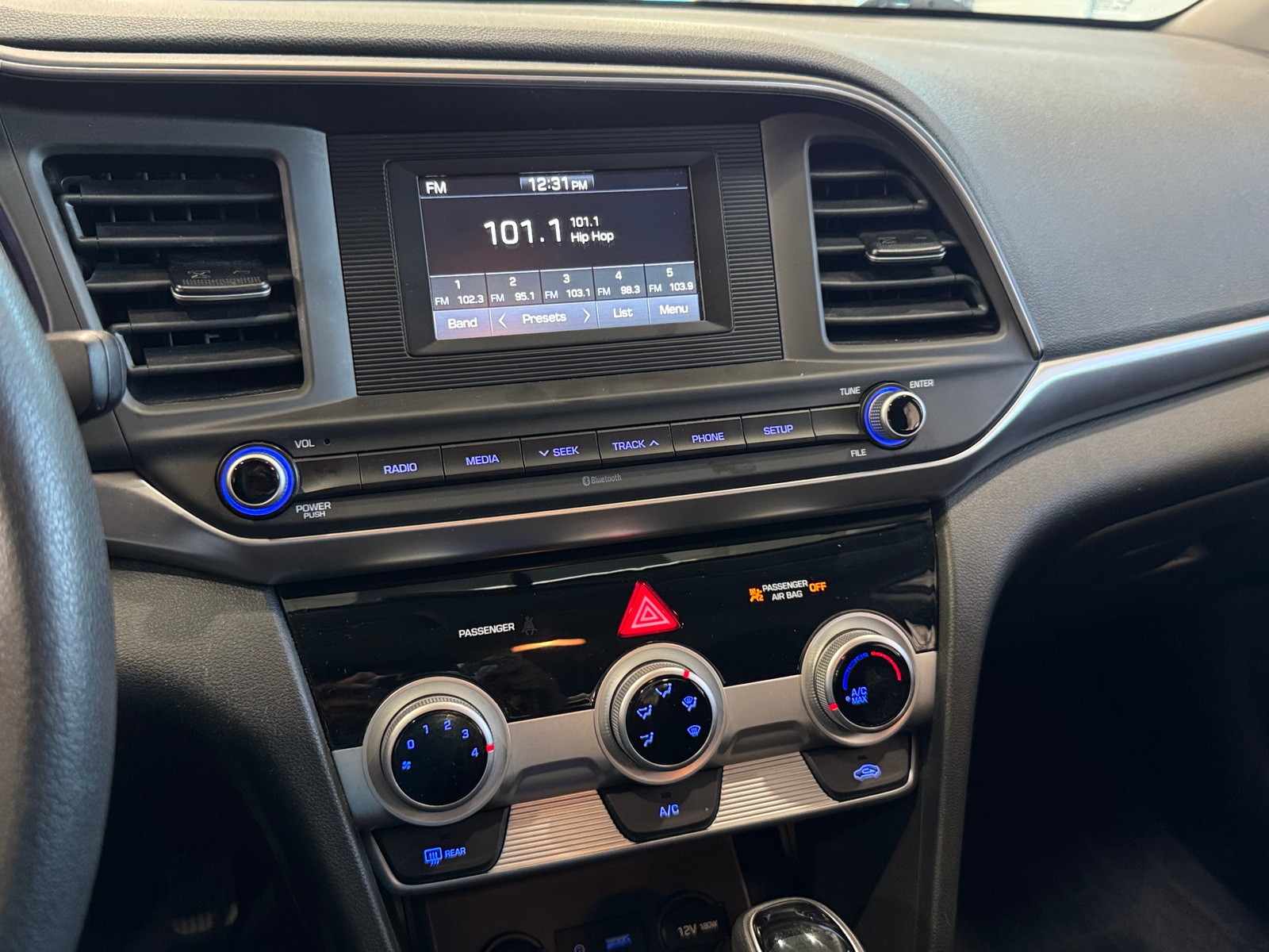 Thumbnail: 2019 Hyundai Elantra - 4