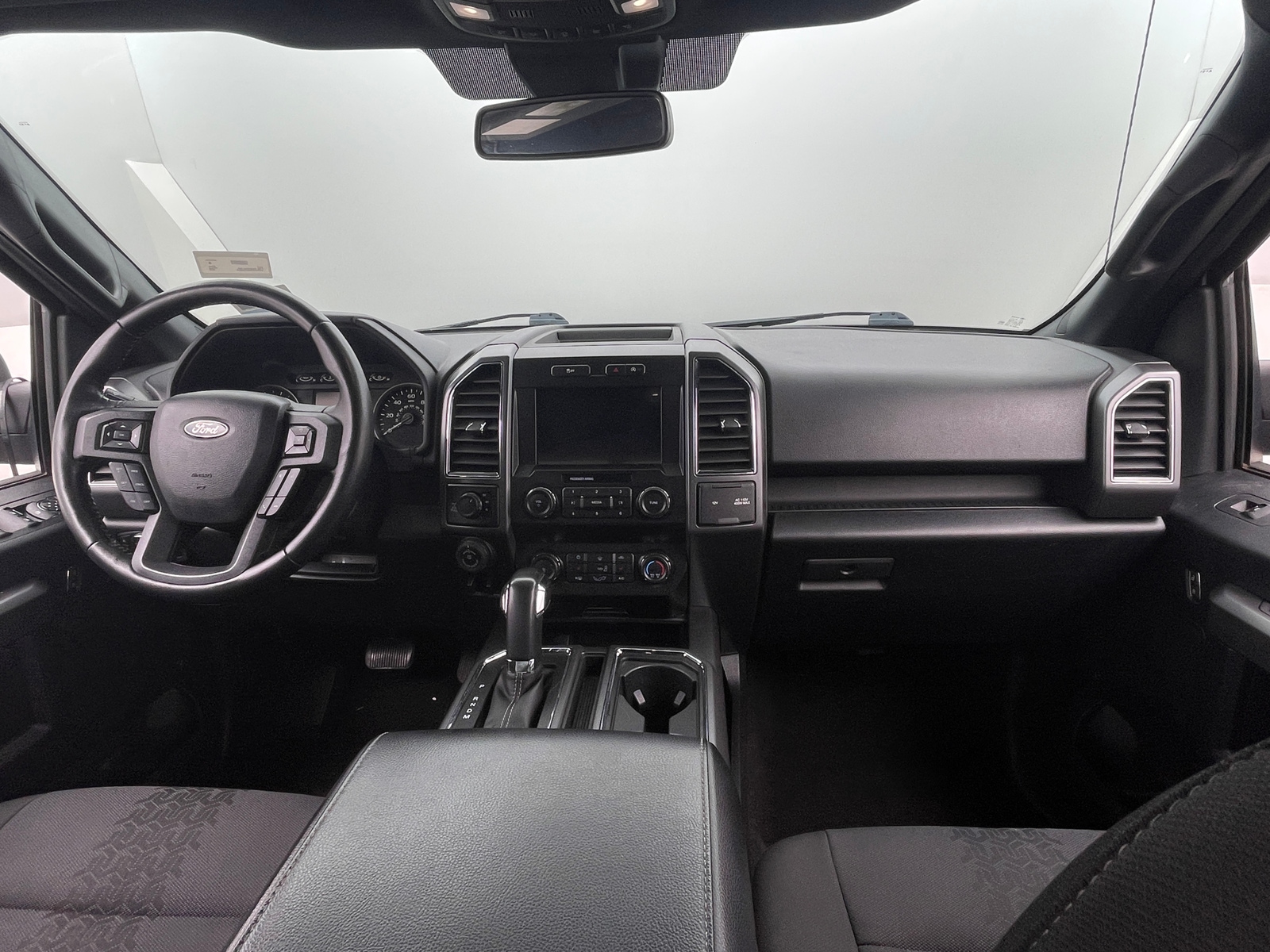 Thumbnail: 2019 Ford Econoline - 3