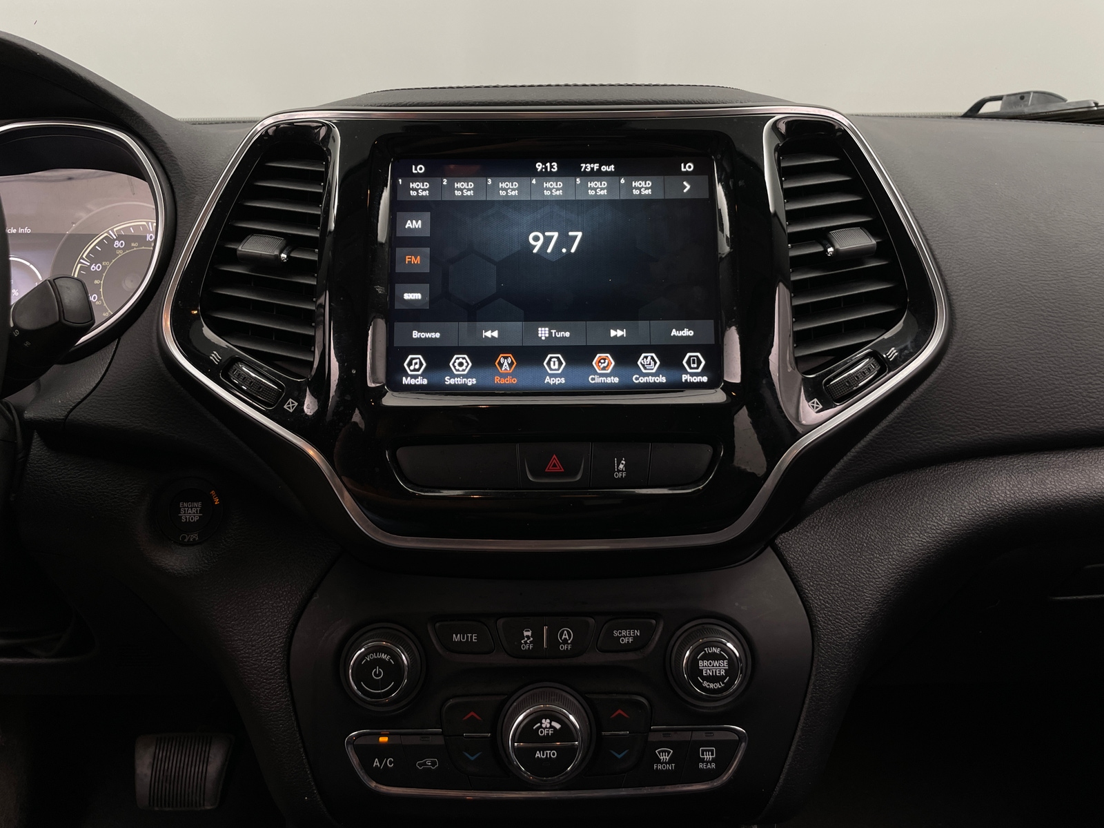 Thumbnail: 2022 Jeep Cherokee - 3