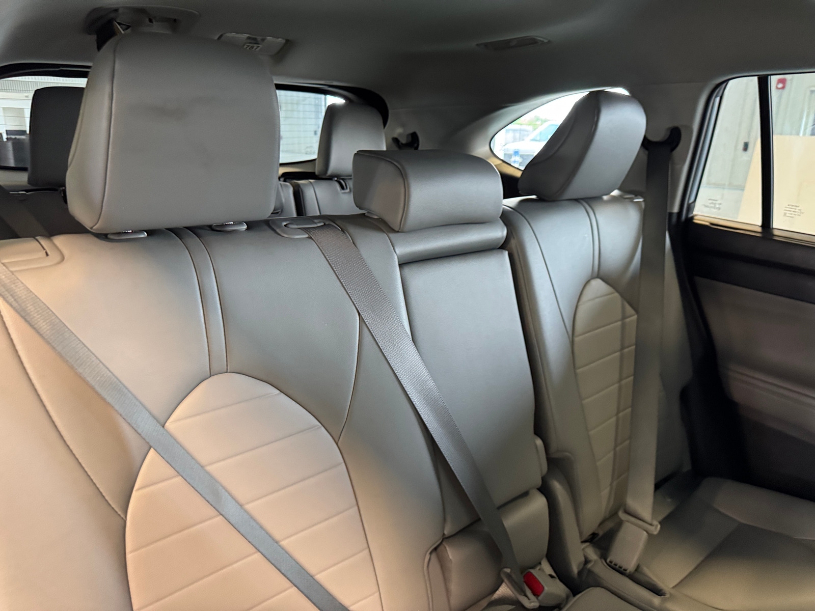 Thumbnail: 2022 Toyota Highlander - 5