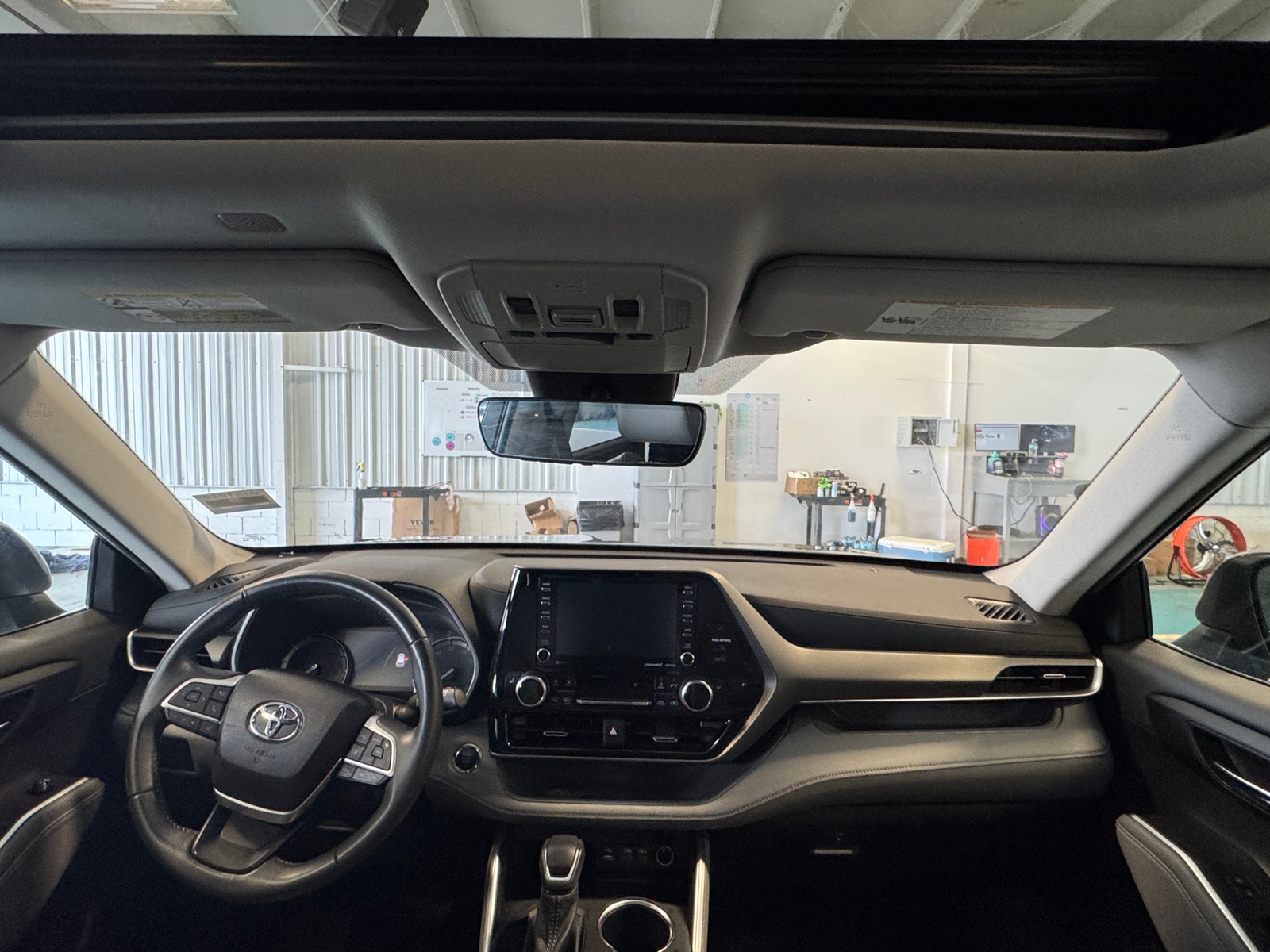 Thumbnail: 2022 Toyota Highlander - 2