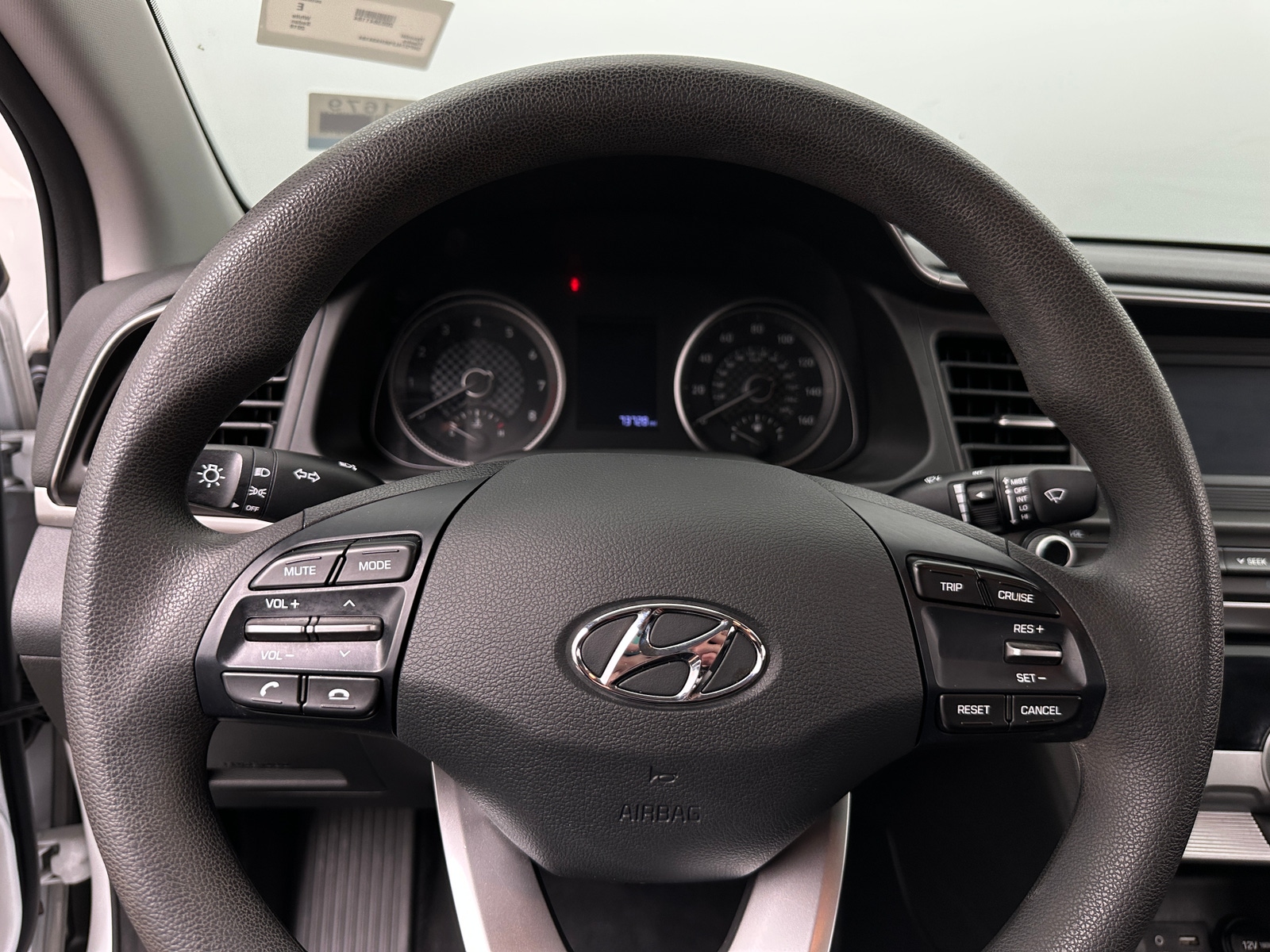 Thumbnail: 2019 Hyundai Elantra - 5