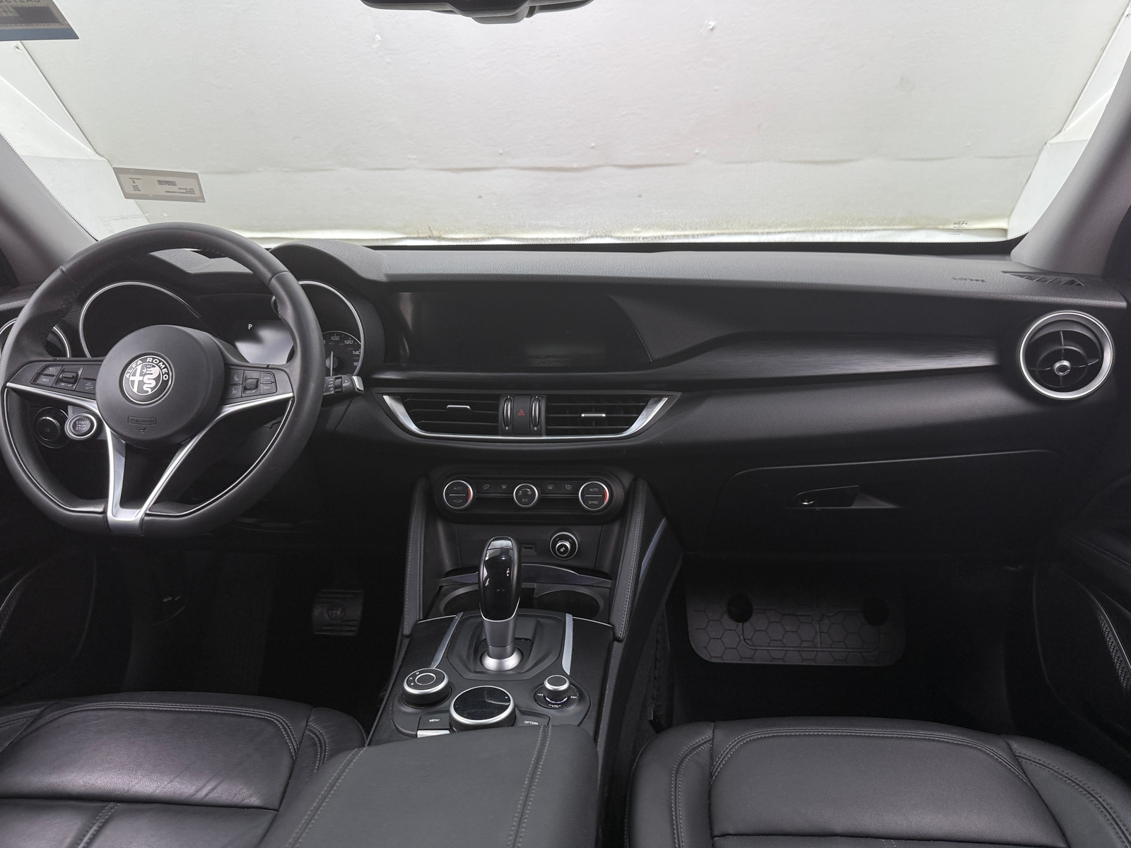 Thumbnail: 2018 Alfa Romeo Stelvio - 2