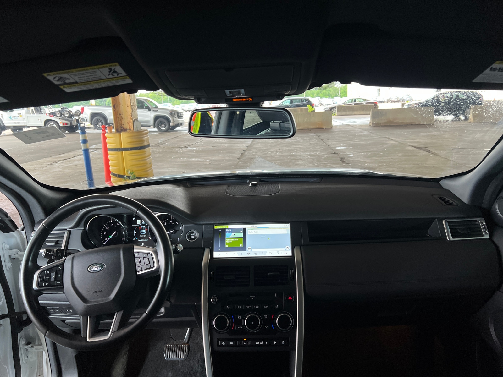 Thumbnail: 2019 Land Rover Discovery Sport - 2